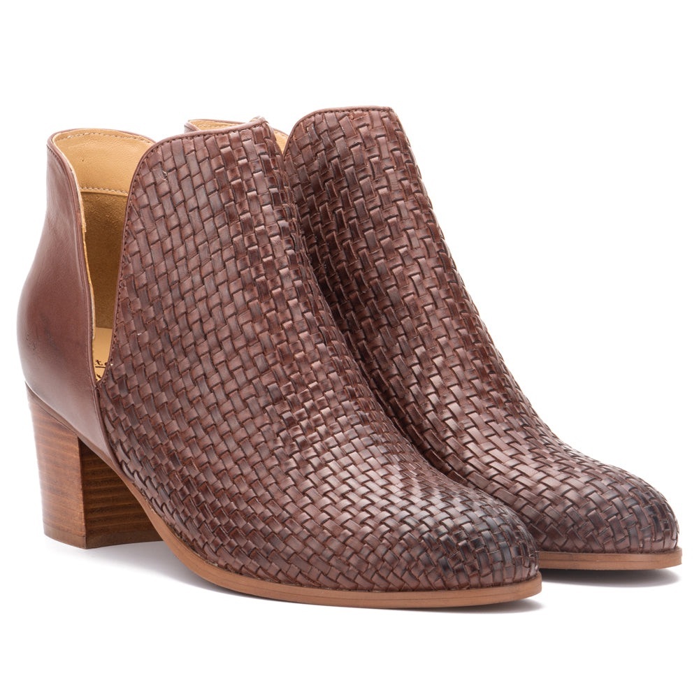 NWT  Stunning Vintage Foundry Co. Woven Leather Heeled Skyler Booties